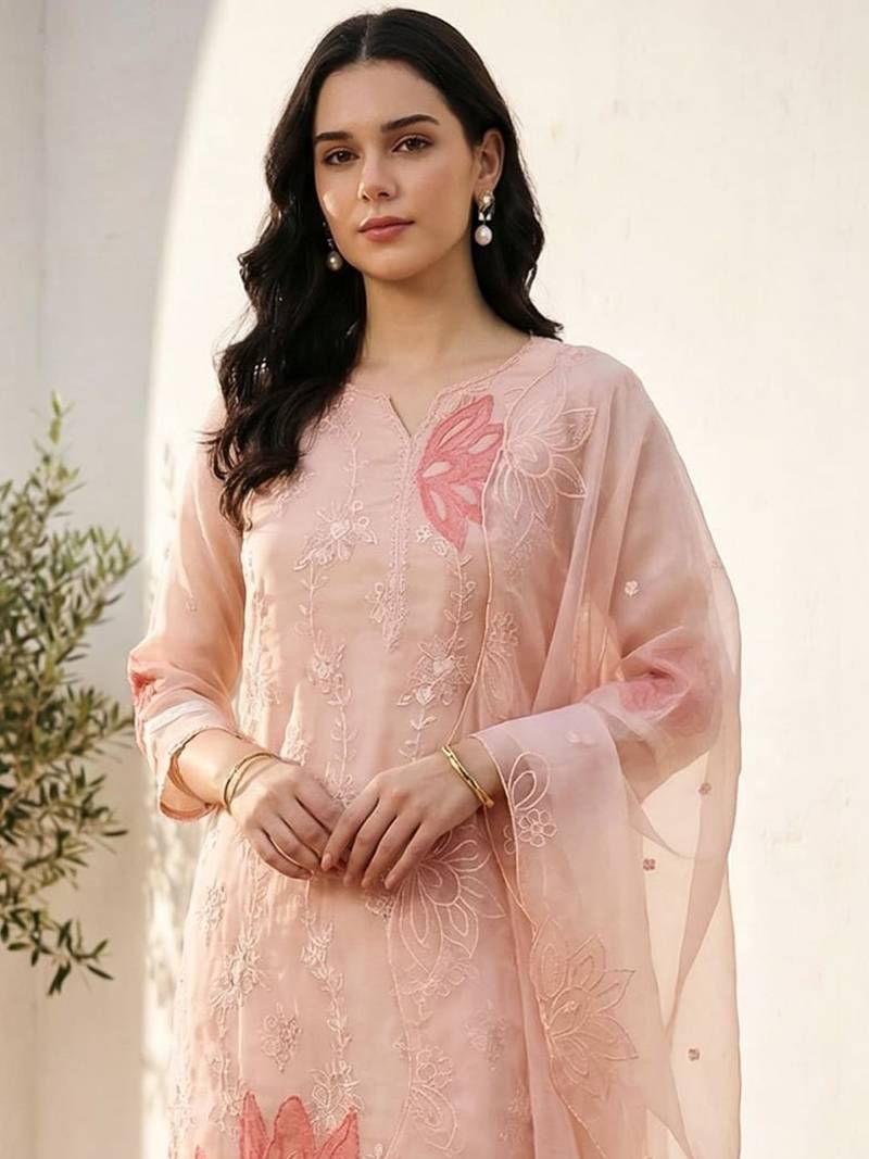 Women Floral Embroidered Regular Thread Work Kurta with Trousers & With Dupatta
