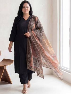 Plus Size Black Solid A-Line Kurta Trousers With Dupatta Set 1