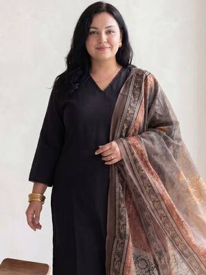 Plus Size Black Solid A-Line Kurta Trousers With Dupatta Set 3