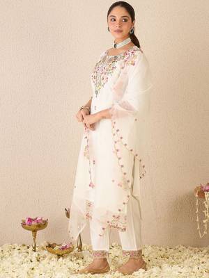 Floral Embroidered Round Neck Kurta With Trousers & Dupatta 4