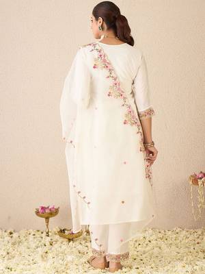 Floral Embroidered Round Neck Kurta With Trousers & Dupatta 5