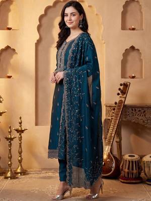 Women Ethnic Motifs Embroidered Regular Thread Work Kurta with Trousers & With Dupatta 4