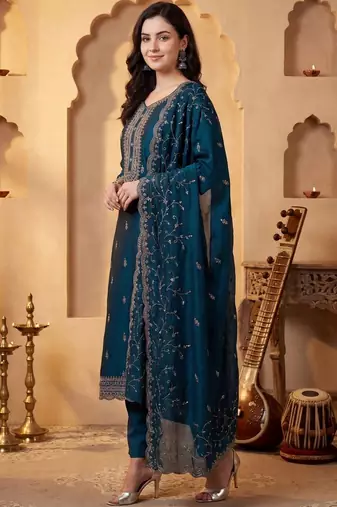 Women Ethnic Motifs Embroidered Regular Thread Work Kurta with Trousers & With Dupatta