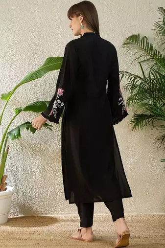 Women Floral Embroidered Regular Thread Work Kurta with Trousers