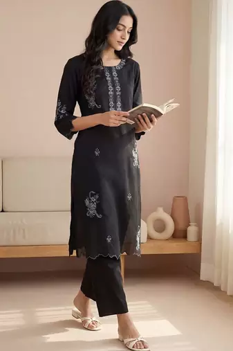 Women Ethnic Motifs Embroidered Regular Thread Work Kurta with Trousers