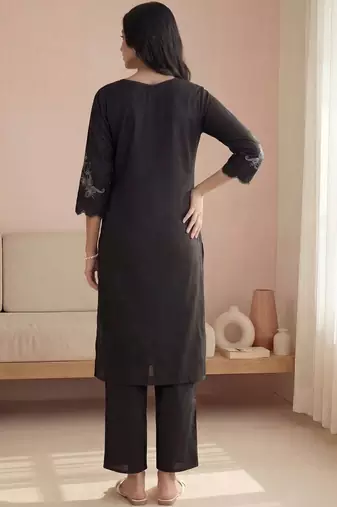 Women Ethnic Motifs Embroidered Regular Thread Work Kurta with Trousers