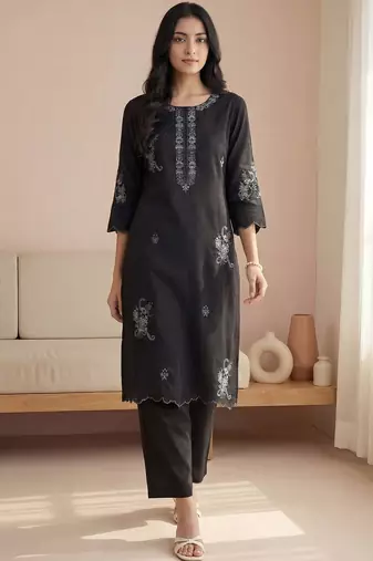 Women Ethnic Motifs Embroidered Regular Thread Work Kurta with Trousers
