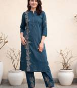 Women Floral Printed Regular  Cotton Kurta with Trousers