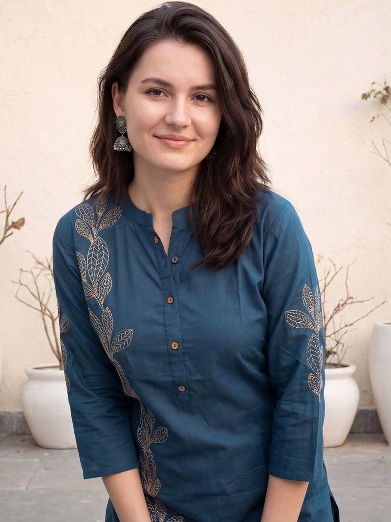 Women Floral Printed Regular  Cotton Kurta with Trousers