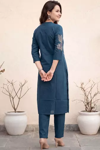 Women Floral Printed Regular  Cotton Kurta with Trousers