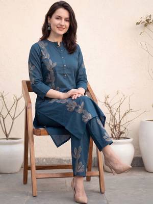 Women Floral Printed Regular  Cotton Kurta with Trousers 5