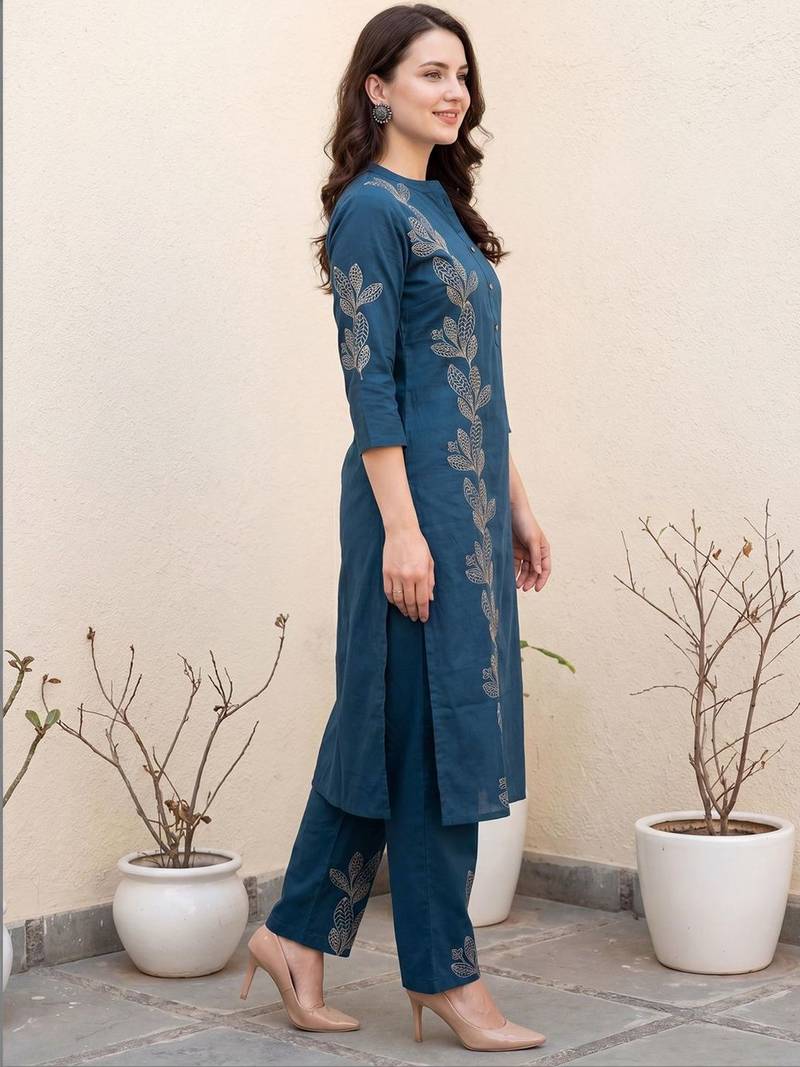 Women Floral Printed Regular  Cotton Kurta with Trousers