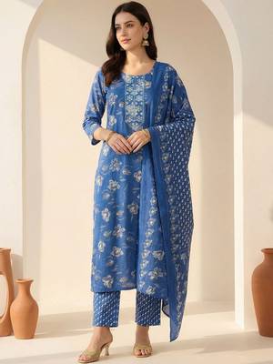 Women Floral Printed Regular Thread Work Kurta with Trousers & With Dupatta 2