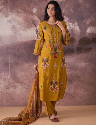 Ethnic Motifs Printed Straight Thread Work Kurta With Trousers & Dupatta 3