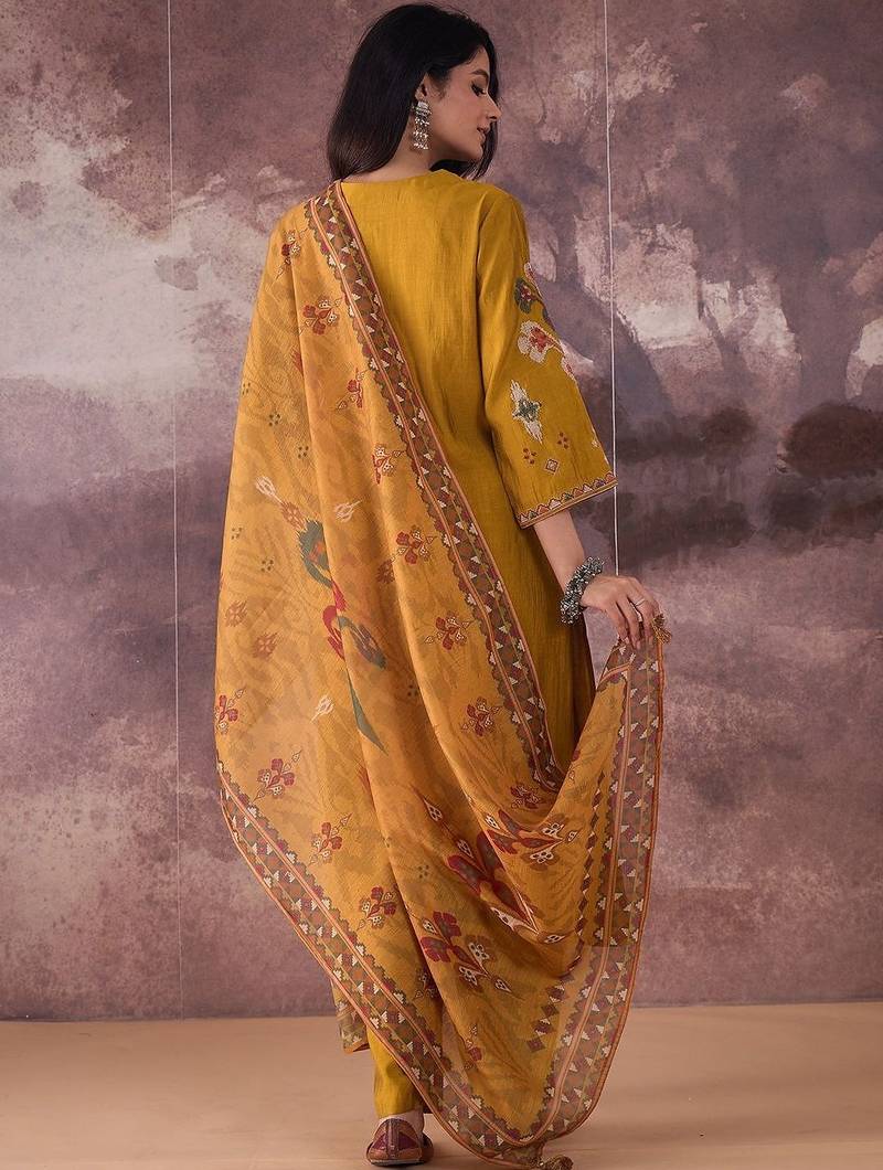 Ethnic Motifs Printed Straight Thread Work Kurta With Trousers & Dupatta