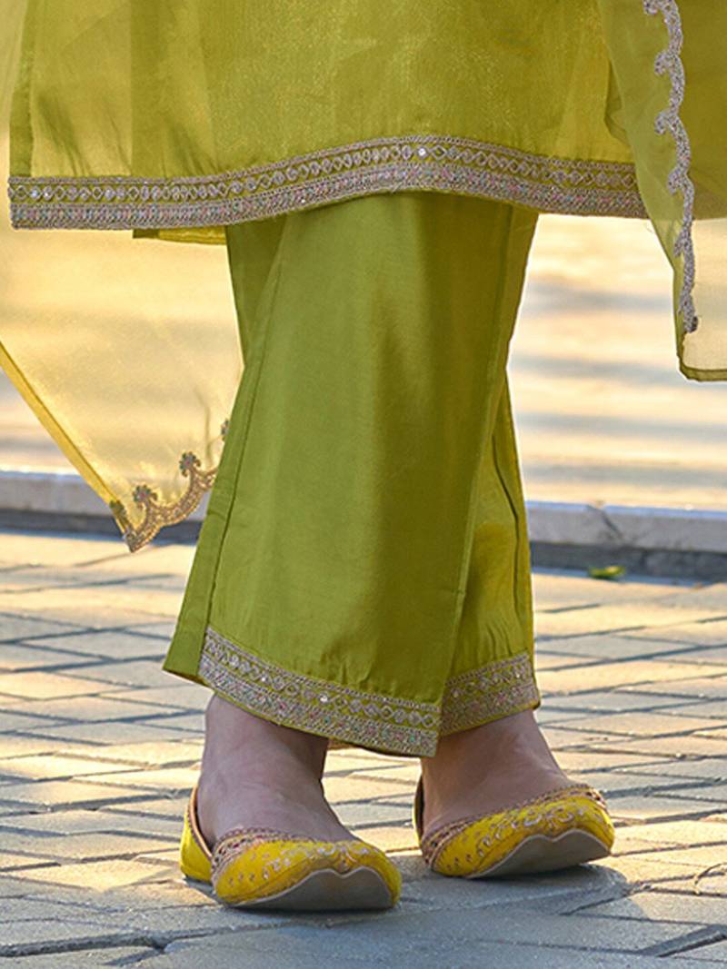 Ethnic Motifs Embroidered Regular Zari Straight Kurta With Trousers & Dupatta