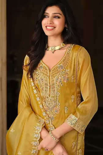 Women Ethnic Motifs Embroidered Regular Thread Work Kurta with Trousers & With Dupatta