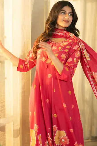 Women Floral Printed Cotton Kurta with Pyjama & Dupatta