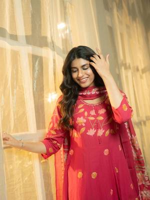 Women Floral Printed Cotton Kurta with Pyjama & Dupatta 7
