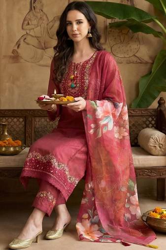 Women Floral Embroidered Regular Thread Work Kurta with Trousers & With Dupatta