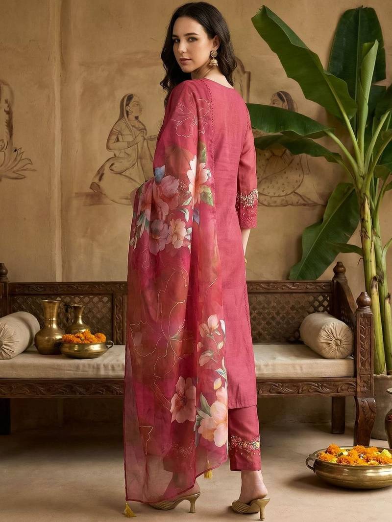 Women Floral Embroidered Regular Thread Work Kurta with Trousers & With Dupatta