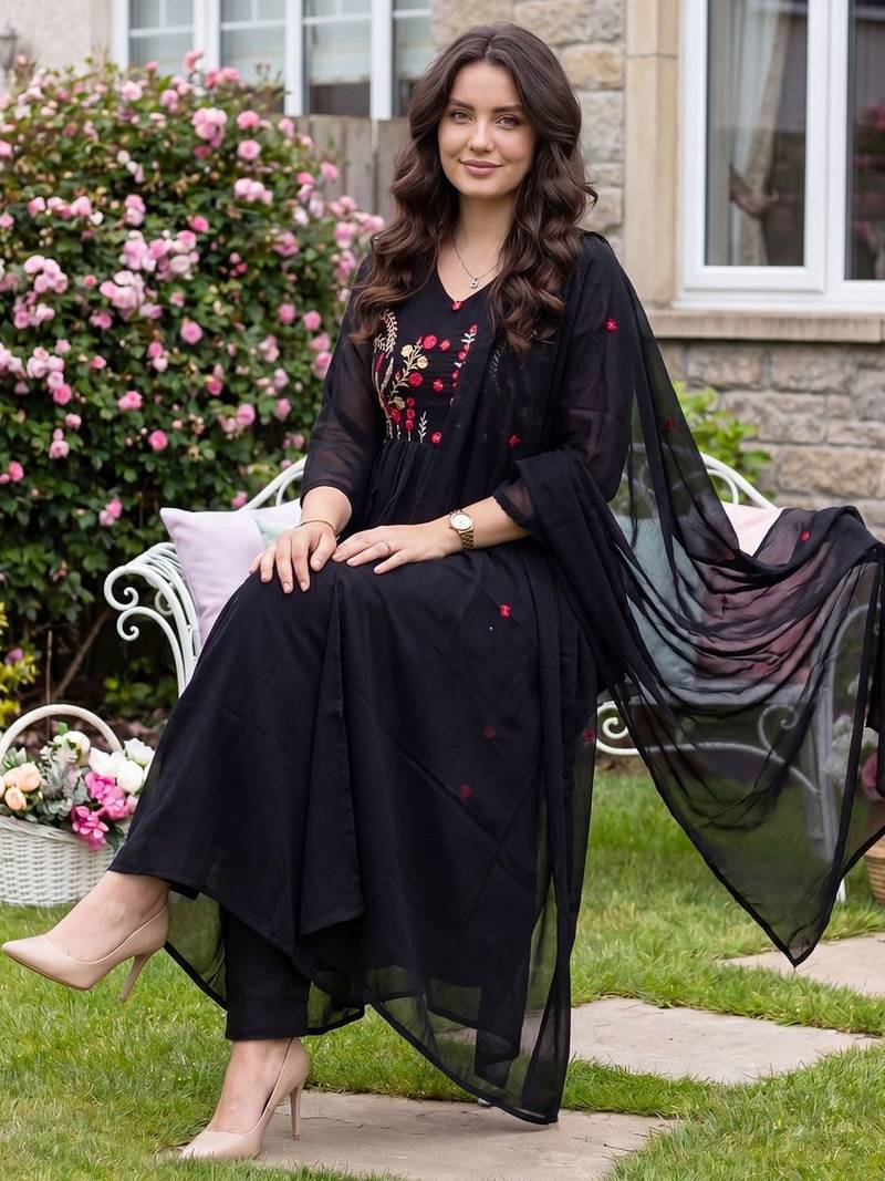 Women Floral Embroidered Empire Thread Work Pure Cotton Kurta with Trousers & With Dupatta