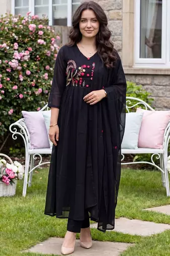 Women Floral Embroidered Empire Thread Work Pure Cotton Kurta with Trousers & With Dupatta