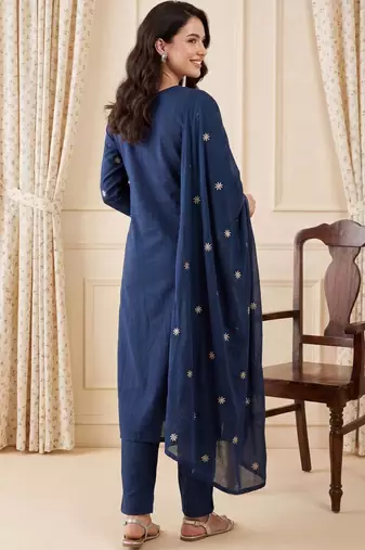 Women Ethnic Motifs Embroidered Regular Thread Work  Cotton Kurta with Trousers & With Dupatta