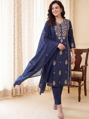 Women Ethnic Motifs Embroidered Regular Thread Work  Cotton Kurta with Trousers & With Dupatta 5