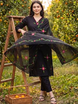 Women Floral Embroidered Regular Thread Work  Cotton Kurta with Trousers & With Dupatta 2