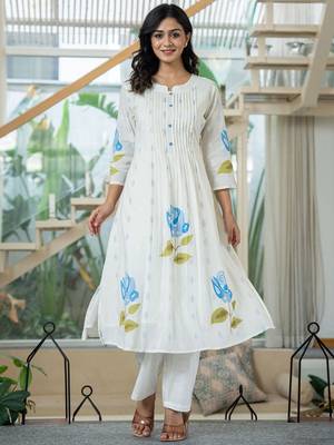 Floral Printed Mandarin Collar Pleated  Cotton A-Line Kurta With Trouser 1