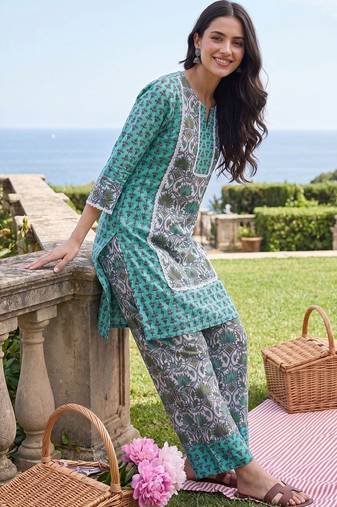 Women Floral Printed Cotton Kurta with Palazzos