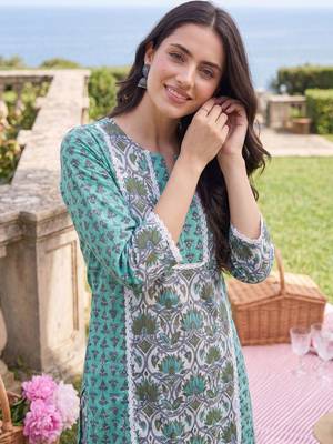 Women Floral Printed Regular  Cotton Kurta with Palazzos 2