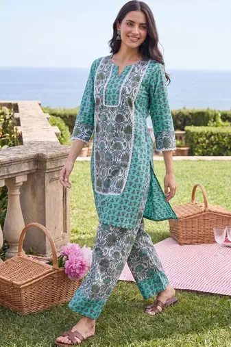Women Floral Printed Regular  Cotton Kurta with Palazzos