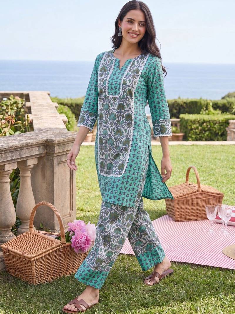 Women Floral Printed Regular  Cotton Kurta with Palazzos