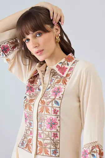 Women Floral Embroidered Regular Thread Work Kurta with Patiala