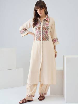 Women Floral Embroidered Regular Thread Work Kurta with Patiala 4