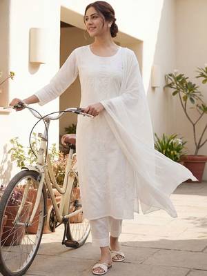 Women Ethnic Motifs Embroidered Regular Chikankari  Cotton Kurta with Trousers & With Dupatta 6