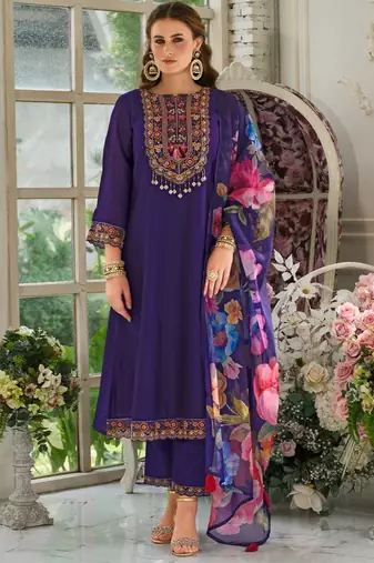 Floral Embroidered Regular Sequinned Kurta With Trousers & Dupatta