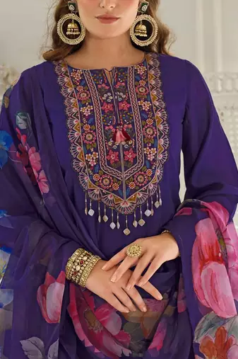 Floral Embroidered Regular Sequinned Kurta With Trousers & Dupatta