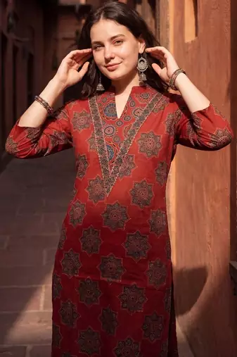 Women Ethnic Motifs Printed Regular  Cotton Kurta with Trousers