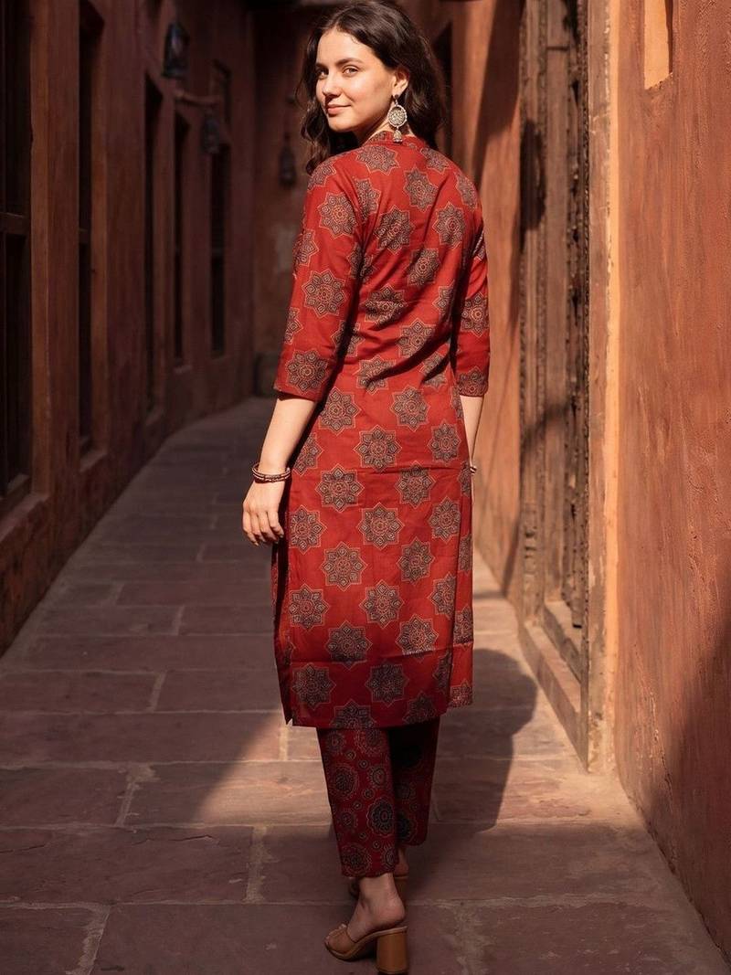 Women Ethnic Motifs Printed Regular  Cotton Kurta with Trousers