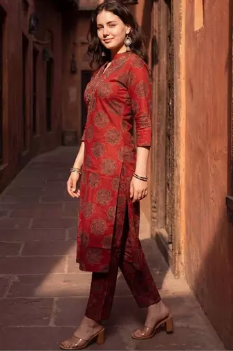 Women Ethnic Motifs Printed Regular  Cotton Kurta with Trousers