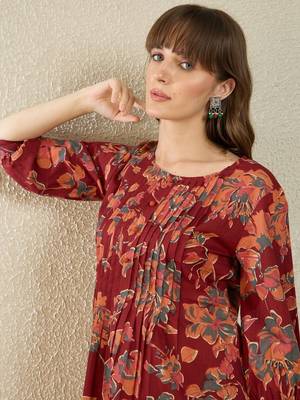 Women Floral Printed Pleated  Cotton Kurta with Trousers 2