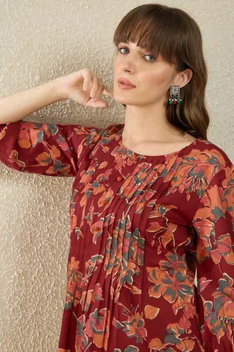 Women Floral Printed Pleated Pure Cotton Kurta with Trousers