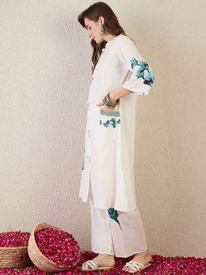 Floral Printed Mandarin Collar  Cotton A-Line Kurta With Trouser 3