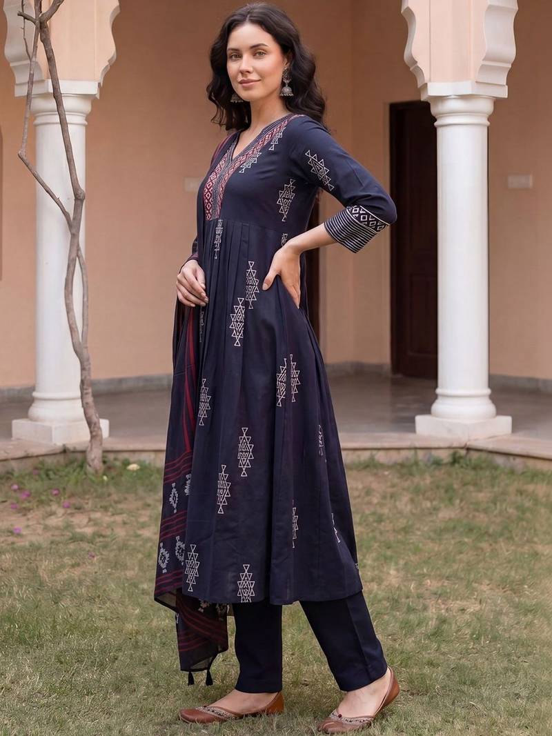 Women Printed Panelled Thread Work  Cotton Kurta with Trousers & With Dupatta