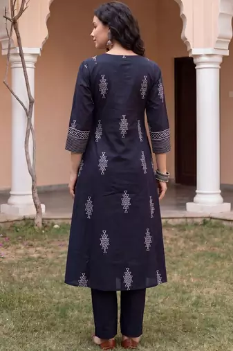 Women Printed Panelled Thread Work Pure Cotton Kurta with Trousers & With Dupatta