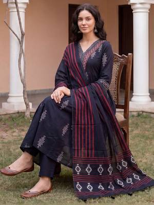 Women Printed Panelled Thread Work  Cotton Kurta with Trousers & With Dupatta 5