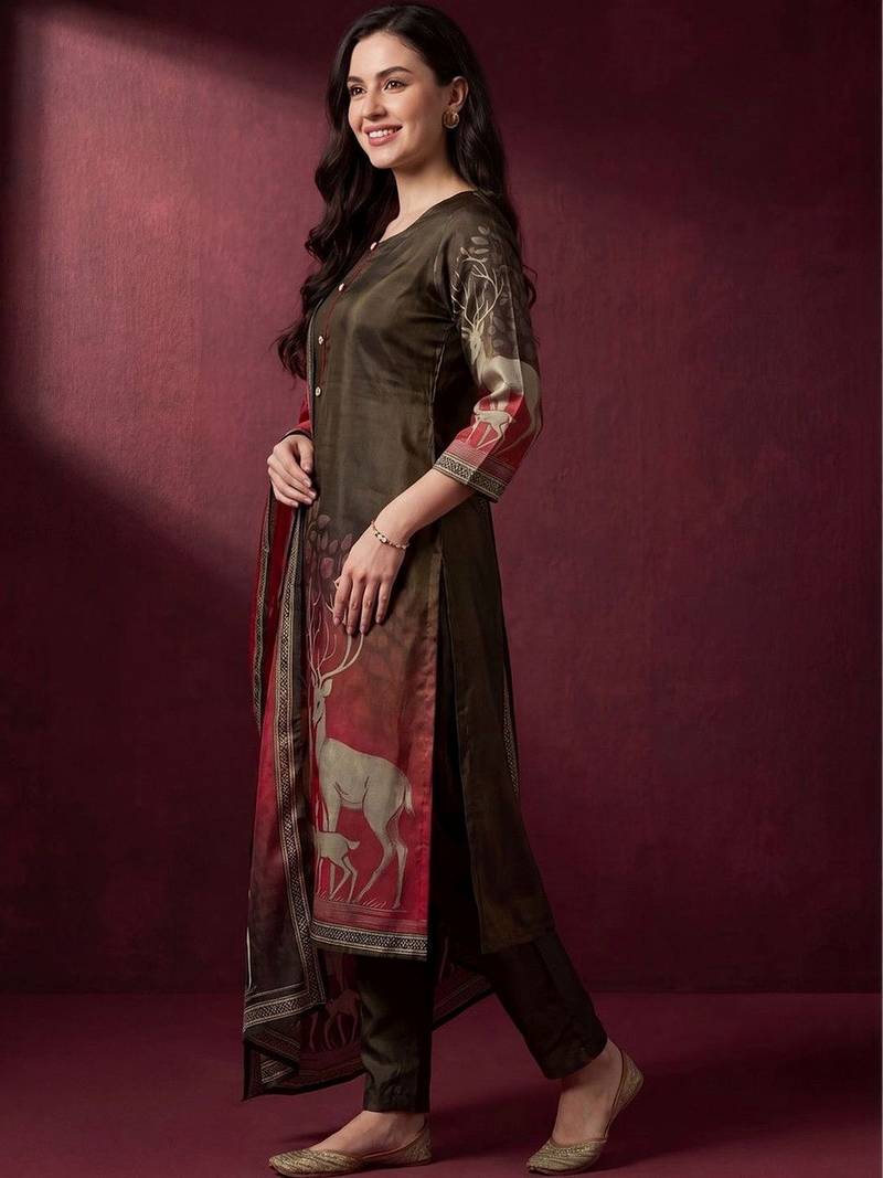Women Animal Printed Regular Kurta with Trousers & With Dupatta